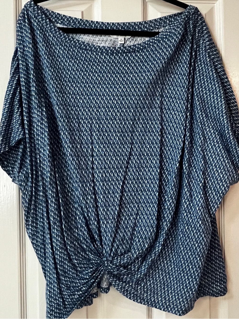 NWOT Liverpool Relaxed Blue Patterned Women's Top with Front Twist